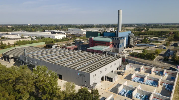 Exterior of Aliplast’s R3GID industrial facility in Modena